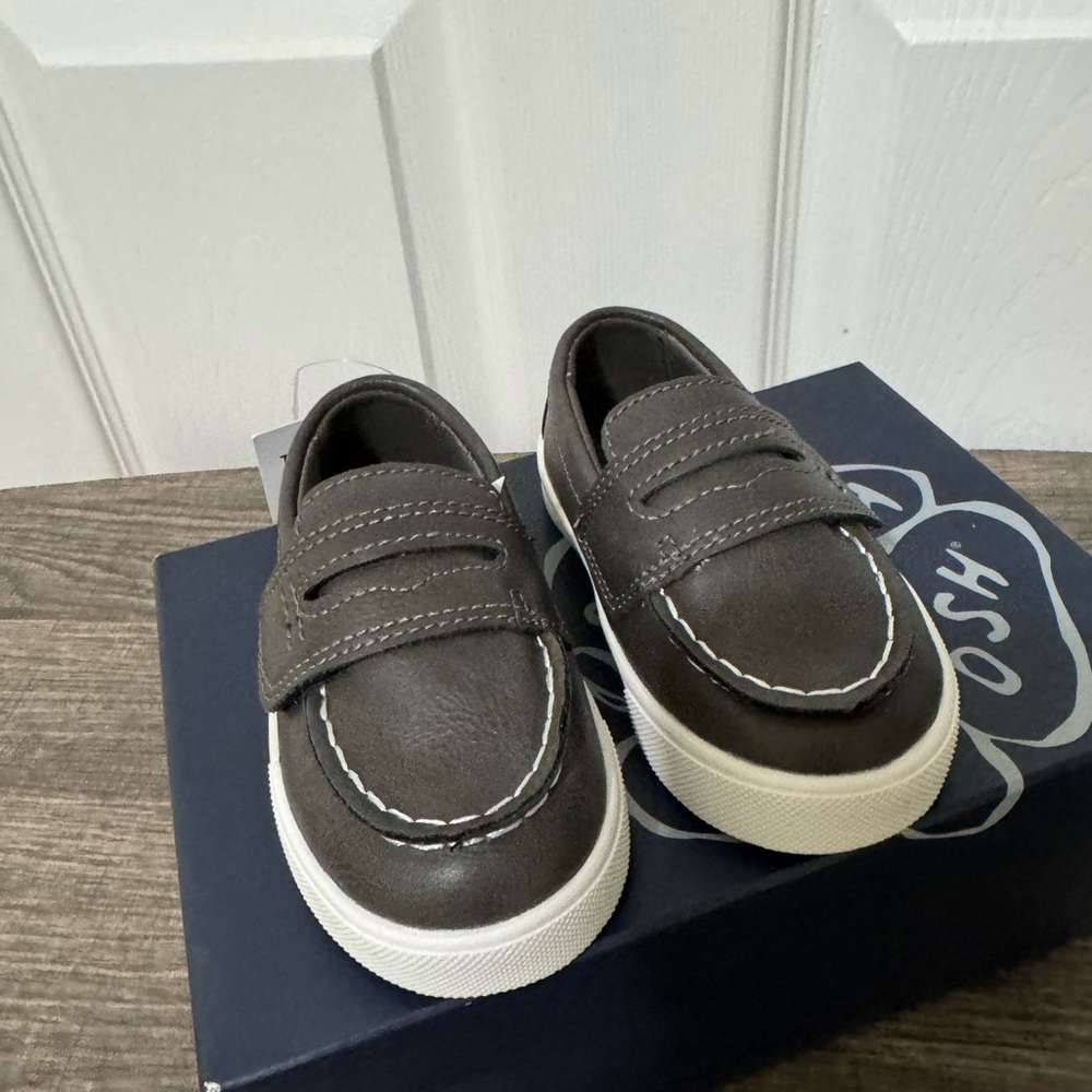 NWT OshKosh B’gosh Toddler Shoes Size 5